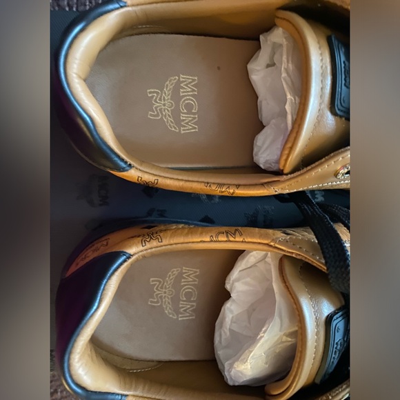 Authentic MCM sneakers. Only had on a few hours. Like new! Size 39 - Picture 7 of 13